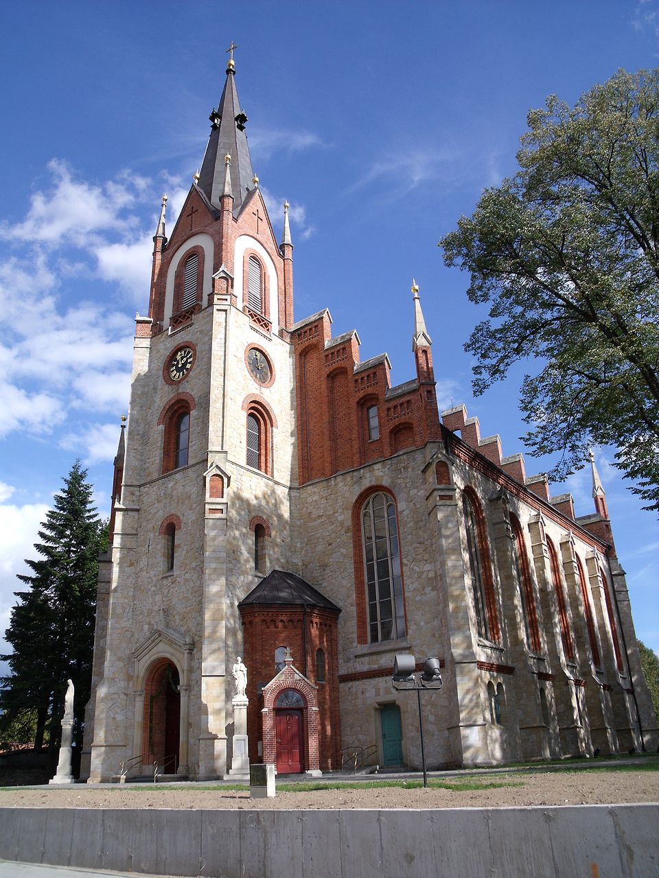Kościół św. Apostołów Piotra i Pawła – Orzesze