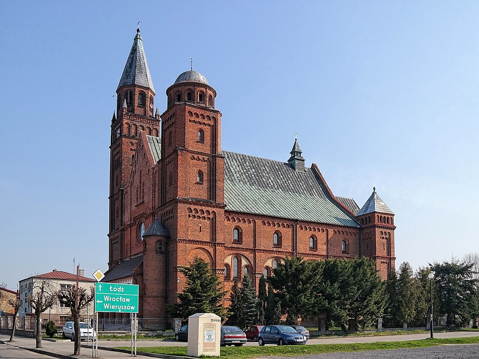 Kościół św. Apostołów Piotra i Pawła – Lututów