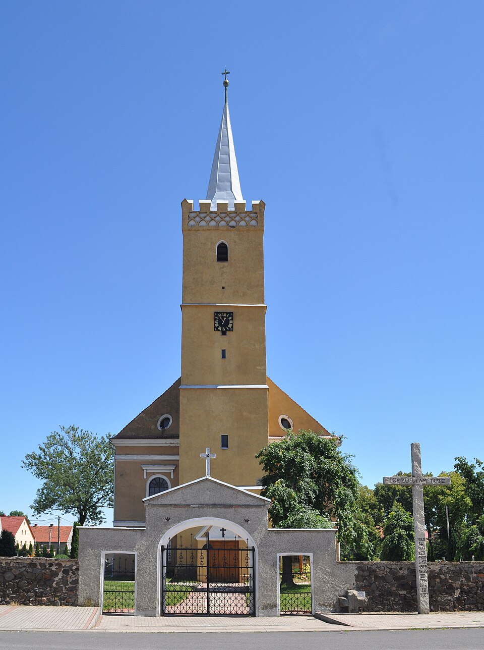 Kościół św. Andrzeja Apostoła – Męcinka