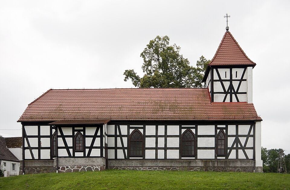Kościół św. Apostołów Piotra i Pawła – Kłanino