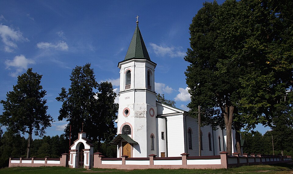 Kościół św. Rodziny – Karolin