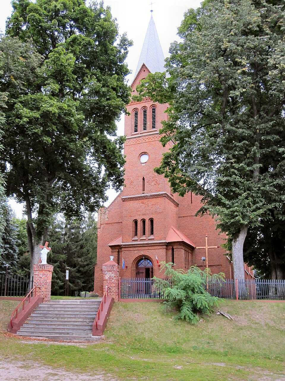 Kościół MB Wspomożenia Wiernych – Klusy