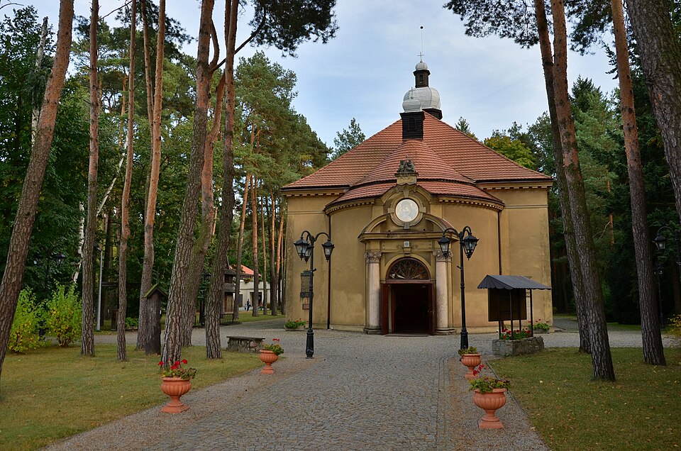 Kościół Matki Boskiej Wniebowziętej – Puszczykowo