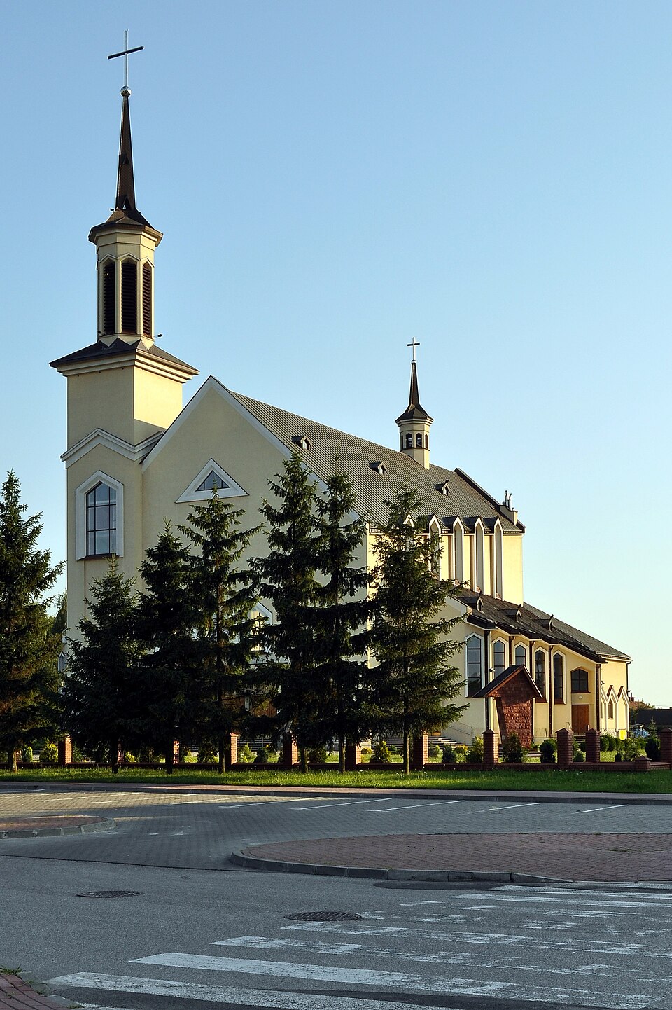Kościół Trójcy Przenajświętszej – Mielec