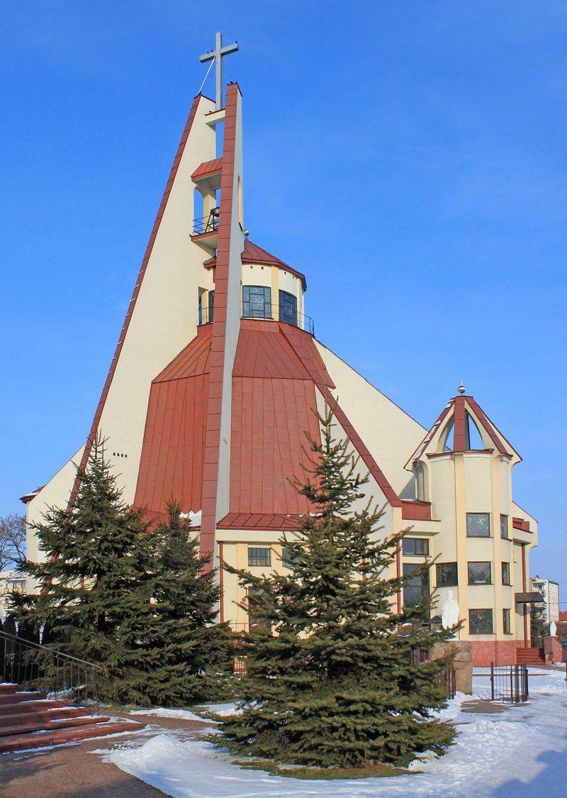 Kościół MB Nieustającej Pomocy – Lubartów
