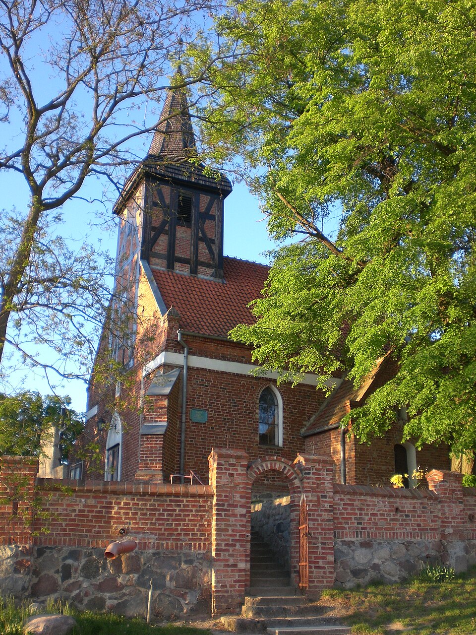 Kościół św. Jakuba Ap. – Dzierżążno