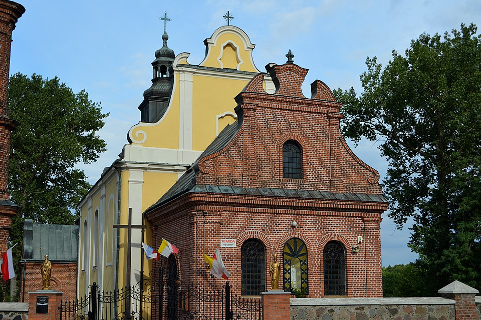 Kościół Trójcy Świętej – Dobrów