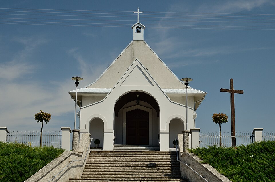 Kościół Narodzenia NMP – Chmielek