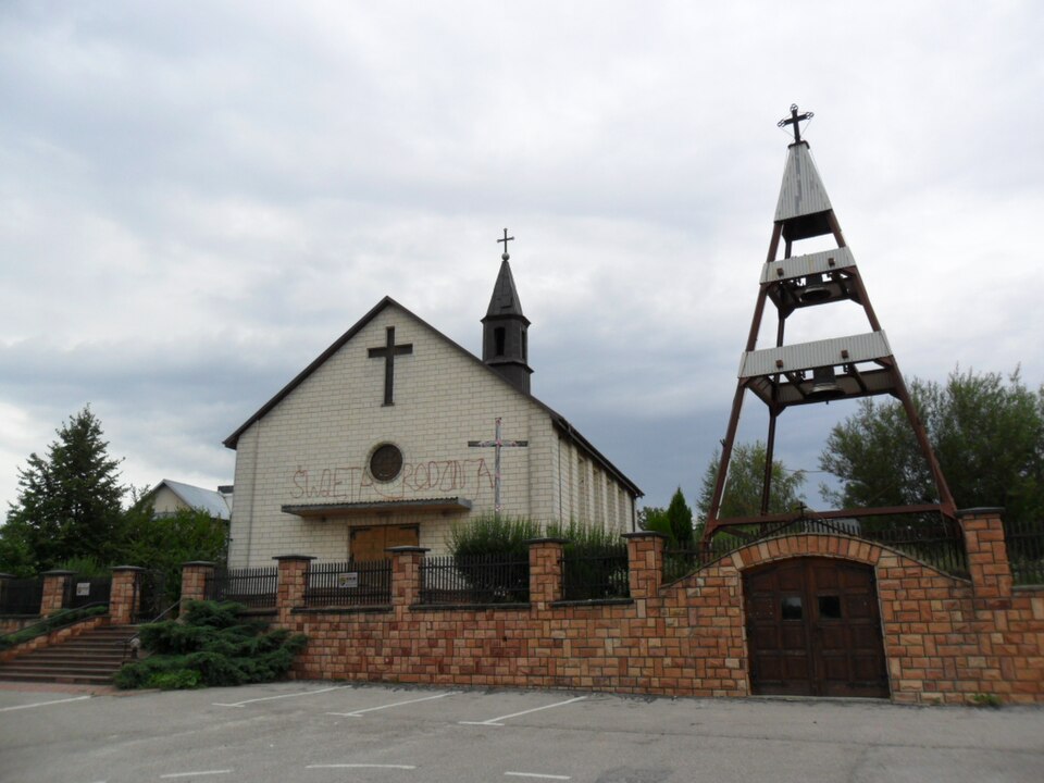 Kościół Świętej Rodziny – Radomice
