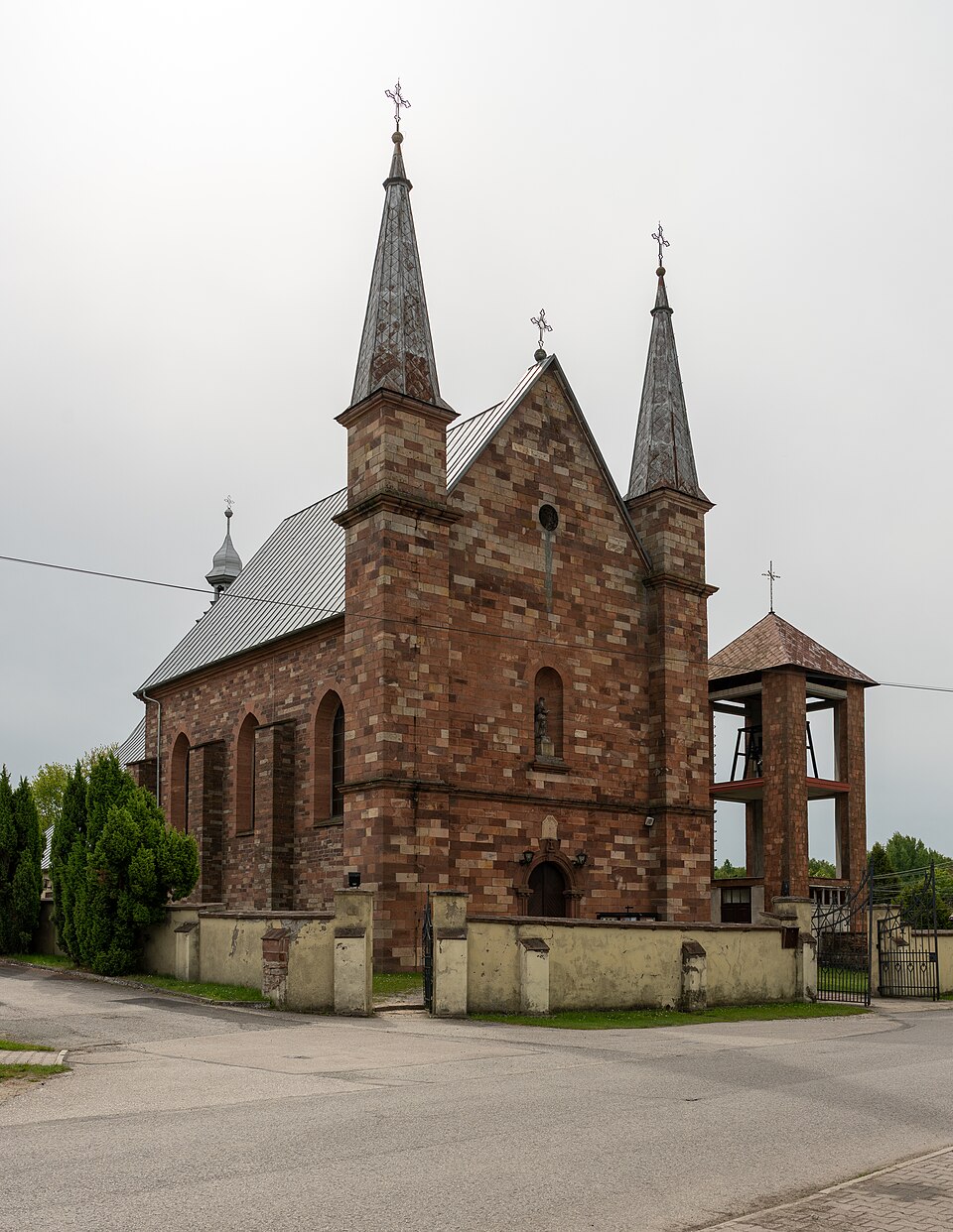 Kościół Trójcy Świętej – Ćmińsk