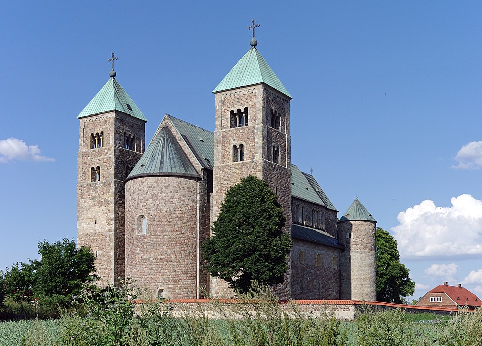 Kościół NMP Królowej – Tum